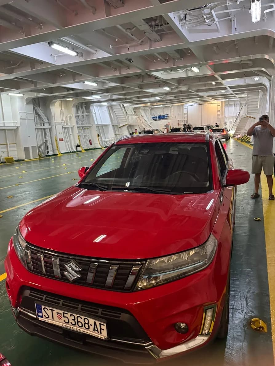 Suzuki Vitara rent a car Croatia 4