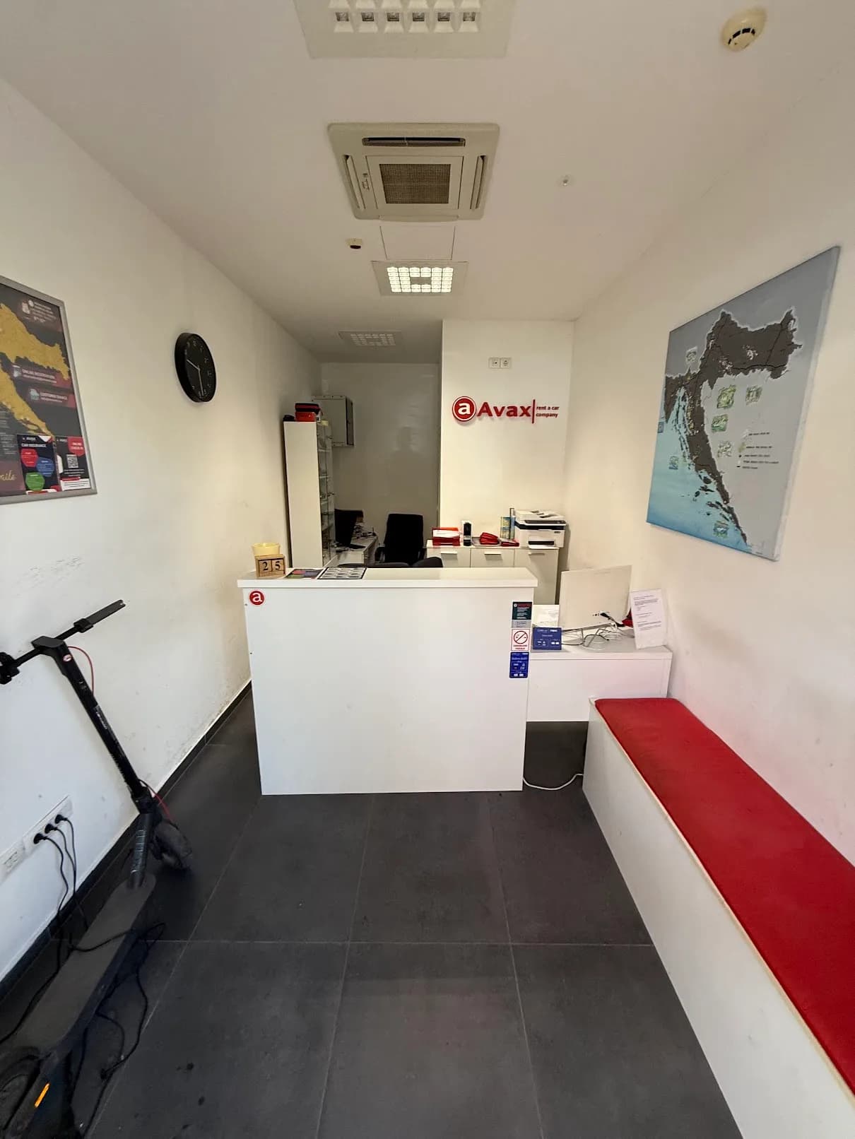 Split Downtown office photo 3